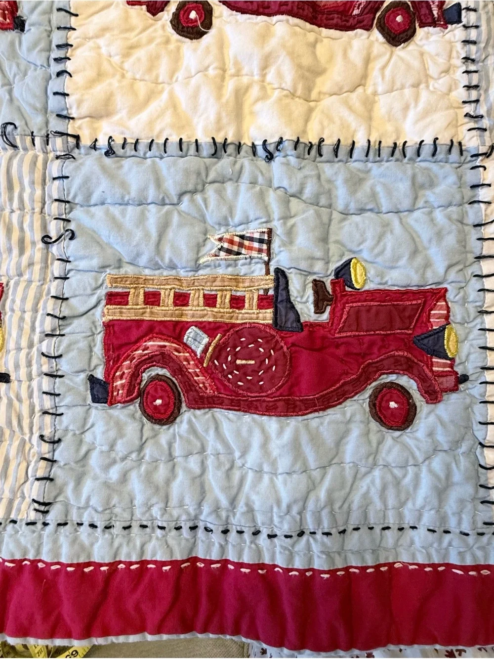 Vintage Pottery Barn Kids Red Fire Truck Engine Crib Quilt Toddler 33x45 EUC
